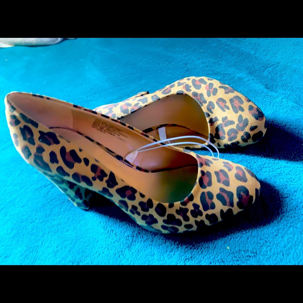 Leopard print heals woman’s size 7 new